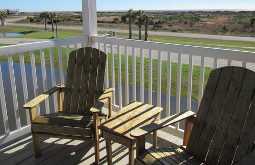 Ocean Isle Beach Villa | CottageVacations4u Sea View- ocean view-elevator-pool club-DOG FRIENDLY