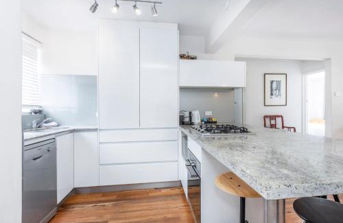 Cottesloe Apartment | Cottesloe Seadragon Apartment