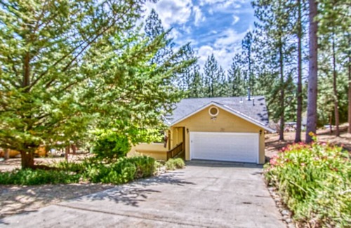 Groveland House | Cottonwood Cottage at Pine Mountain Lake