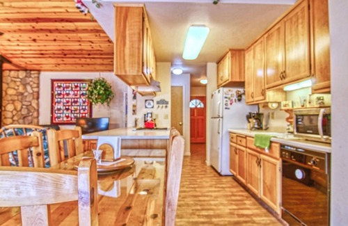 Groveland Apartment | Cottonwood Cottage at Pine Mountain Lake