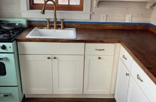 Hammondsport Cottage | Cotttage Core on Keuka
