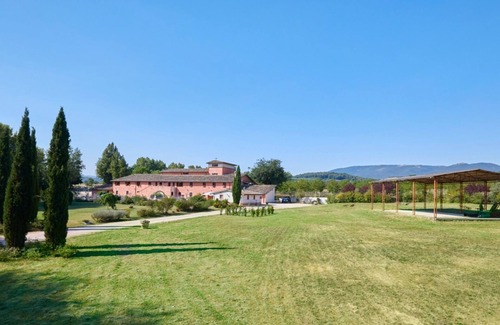 Uncinano Apartment | Country Apartment in the middle of Umbria . An 1600 century old Mill Acquamarina