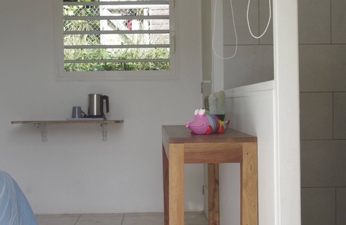 Petit-Bourg House | Country bungalow in a tropical garden with swimming pool