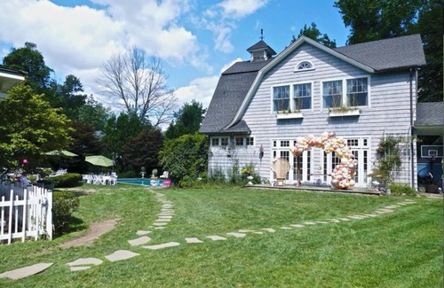 Englewood House | Country Carriage House ONLY 15 MIN TO NYC Great for Families, Couples, Reunions