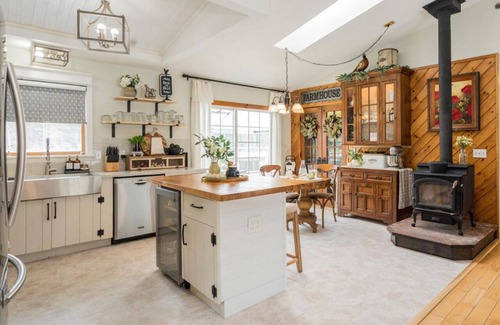 Greenfield Center Cottage | Country Cottage – Peaceful Pet-Friendly Retreat [5 Miles from Saratoga Springs]