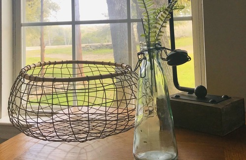 Glen Rose Cottage | Country cottage, 2 BR, 1/2 mi from Fossil Rim, 180° view of countryside