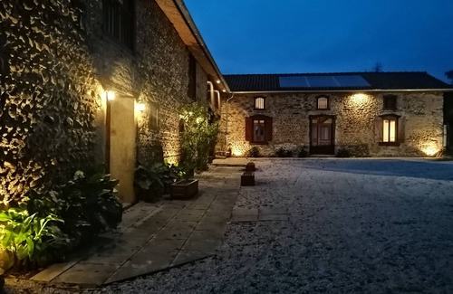 Peyraube House | Country cottage at the foot of the Pyrenees
