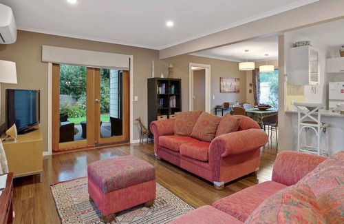 Grantville House | Country Cottage by The Bay