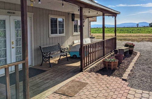 Glenn County Cottage | Country Cottage - Close to Interstate 5 - Thunderhill