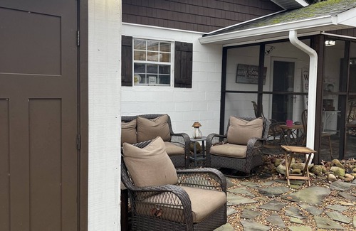 Whitwell Cottage | Country Cottage in the Beautiful Sequatchie Valley with a view of Whitwell Mtn.