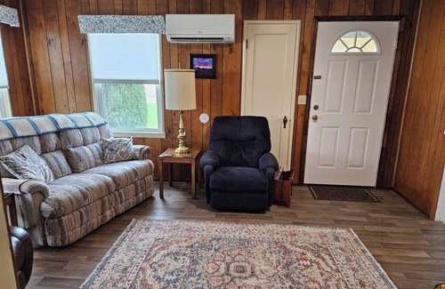 Weiser Cottage | Country Cottage just minutes from downtown Weiser. Pet friendly!