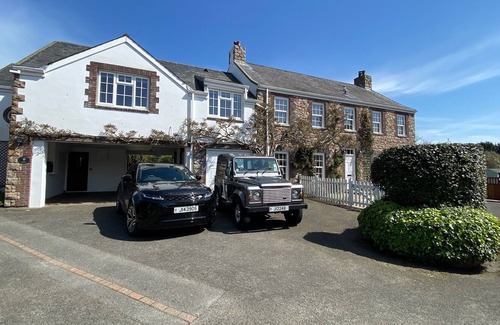 Saint Mary Cottage | Country cottage with private garden close to beach