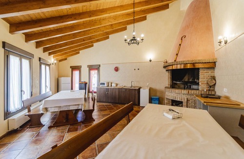 Espeja de San Marcelino House | Country House 'Rural Iglesia 3' with Shared Terrace, Private Garden and Balcony