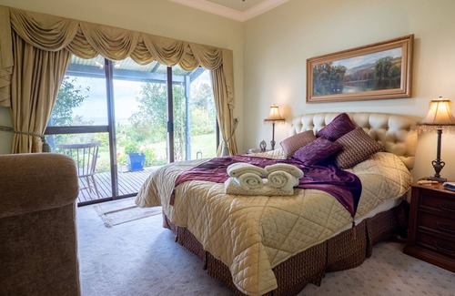 Mount Best House | Country Escape with Stunning Views