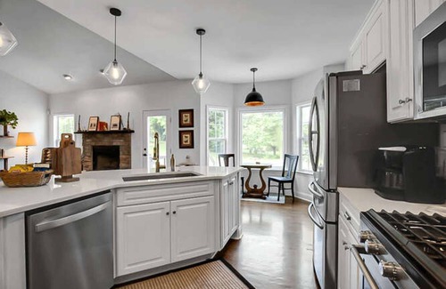 Kedron Other | Country Farmhouse and Loft - Friendly Goats!