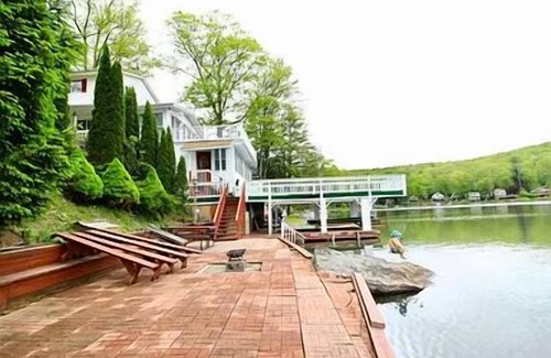 Hancock Apartment | Country Getaway: Upper House with lake access