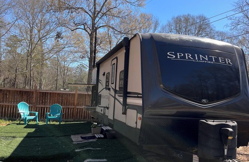 Keenan House | Country Glamping!