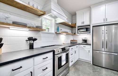 Washington Apartment | Country Gold ~ Aggieland Vacation Rentals