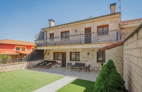 Palacios de la Sierra House | Country House 'Casa Rural El Arroyal' with Mountain View, Private Terrace and Wi-Fi
