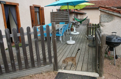 Saint-Martin-la-Sauvete Cottage | Country house, PRIVATE SWIMMING POOL heated from May to Sept. Auvergne-Rhône-Alpes