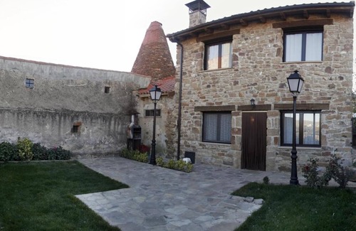 San Andres de Soria House | Country House 'Sierra De Tabanera' with Mountain View and Private Garden