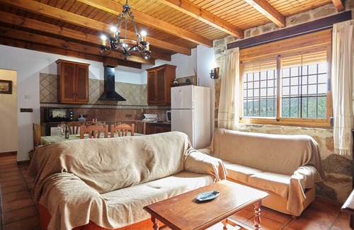 Arbuniel House | Country House 'Alojamiento Rural La Ventilla' with Mountain View, Private Pool and Wi-Fi