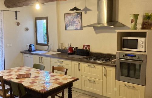 Merindol Apartment | Country house at the foot of the Luberon