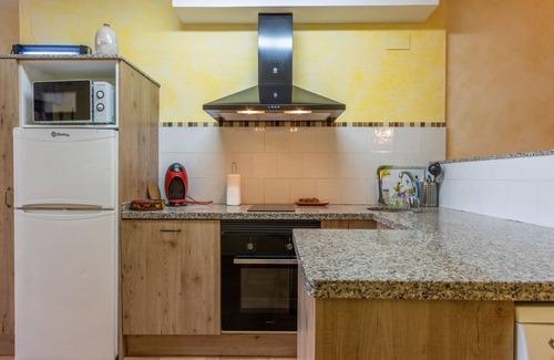 Osso de Sio House | Country House 'Cal Emilia' with Private Terrace, Wi-Fi and Air Conditioning