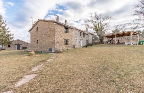 Capolat House | Country House 'Can Caubet I' with Mountain View, Shared Pool and Wi-Fi