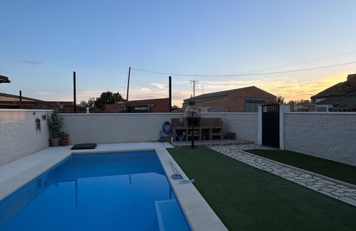 Alaejos House | Country House 'Casa Rural Alaejos' with Mountain View, Private Pool and Wi-Fi