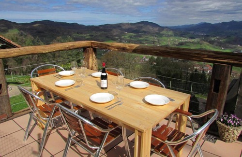 Larraul House | Country House 'Casa Rural Agerre Berri' with Mountain View and Private Terrace