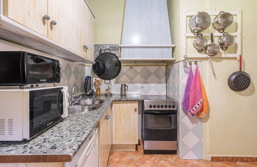 Illora House | Country House 'Cortijo Las Chorreras' with Mountain View, Wi-Fi and Air Conditioning