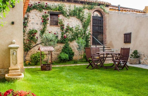 Uruena House | Country House 'De Urueña Casa De Ilustres' with Shared Terrace, Private Garden and Balcony