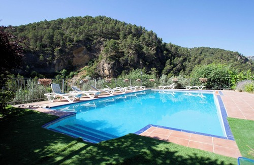 Quesada House | Country House "Finca La Noguera - Sierra Cazorla" with Mountain View & Wi-Fi