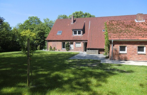 Wangerland Cottage | Country House 'Friesenhof' with Shared Terrace, Private Garden and Wi-Fi