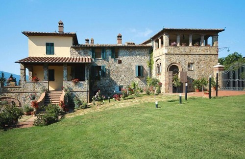 Chiusdino Apartment | Country House in Chiusdino with Panoramic Views