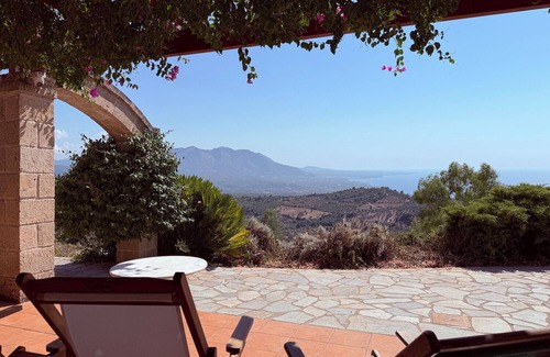 Lepreo Cottage | Country House in olive grove with stunning sea views