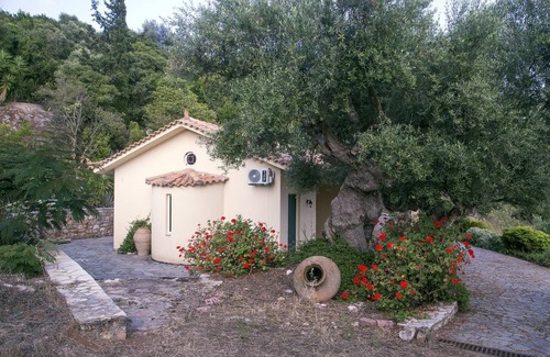 Lepreo Cottage | Country House in olive grove with stunning sea views