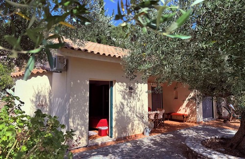 Lepreo Cottage | Country House in olive grove with stunning sea views