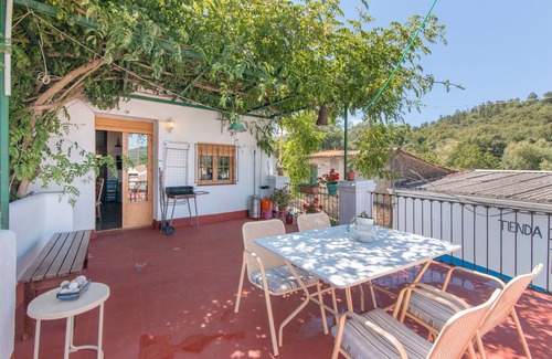 Jabugo House | Country House 'La Rana Verde De Arriba' with Mountain View, Private Terrace and Wi-Fi