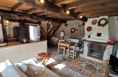 Pivierda House | Country House 'Nela' with Mountain View, Private Terrace and Wi-Fi