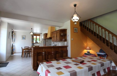 Beslon Cottage | Country house with garden, barbecue, and Internet in Beslon