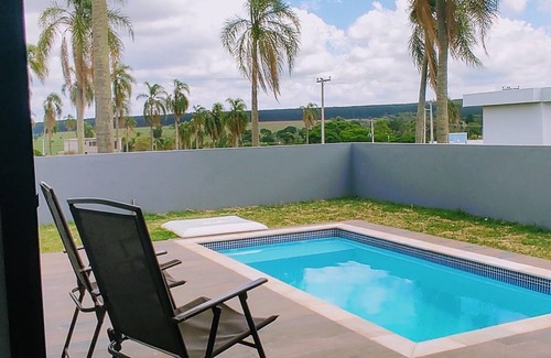 Itai House | Country house with solar-heated pool and barbecue area