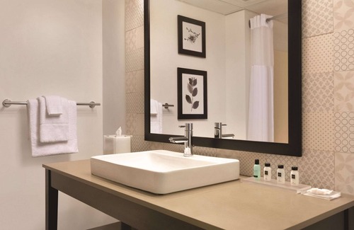 Brooklyn Center Hotel | Country Inn & Suites by Radisson, Brooklyn Park - Brooklyn Center, MN