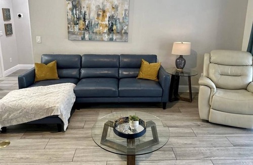 Wedgefield House | Country Lake Estate in Orlando/ Heated Pool/Spa!