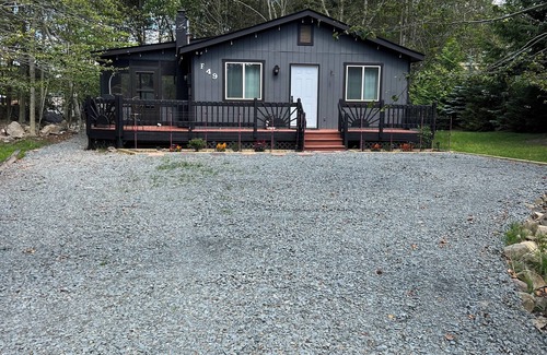 Tobyhanna Cabin | Country life, Escaping city life