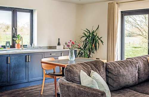 Attleborough Ski Chalet | Country Lodge Deluxe