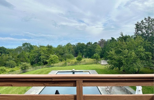 Staatsburg Apartment | Country Modern Bungalow on 16 acres in the Hudson Valley