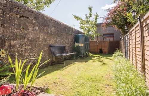 Lanark House | COUNTRY NEST- Cosy Spacious Holiday House