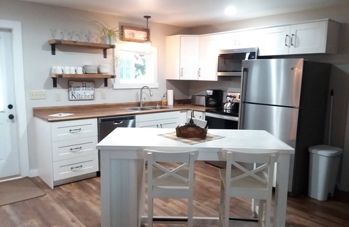 Westby Cottage | Country Pines Cottage - 1000 SQ/FT in the country - Peaceful & Relaxing